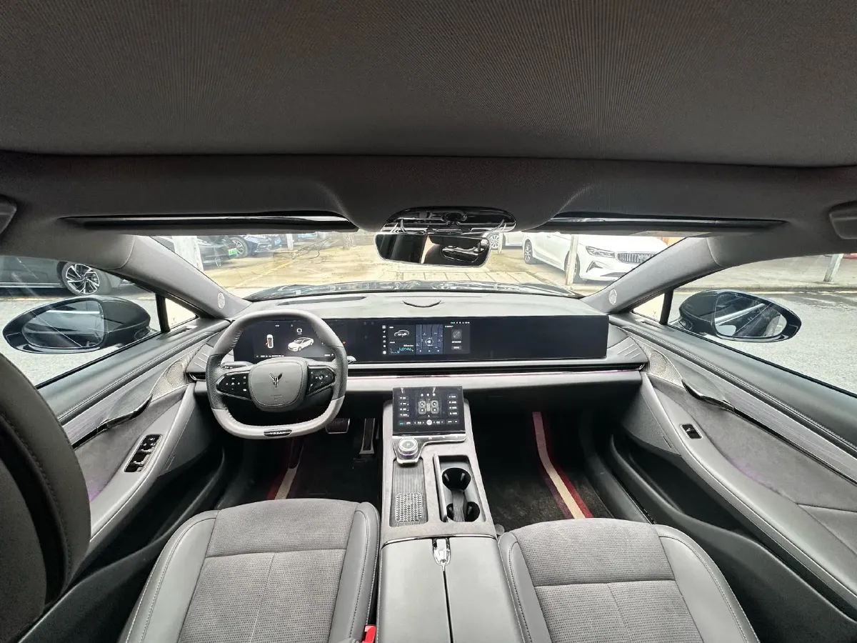 2024 Voyah ZhuiGuang 1.5T 136HP L4 PHEV 43KWH,autocango,china used car exporter,china ev exporter,chinese used car exporter,chinese used ev exporter