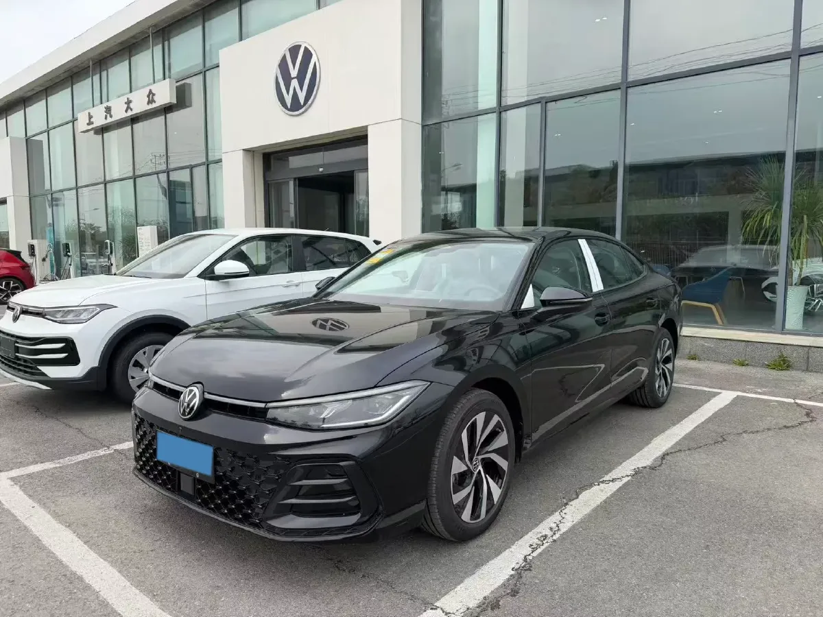 2025 Volkswagen Passat 2.0T 220HP L4 7DCT,autocango,china used car exporter,china ev exporter,chinese used car exporter,chinese used ev exporter