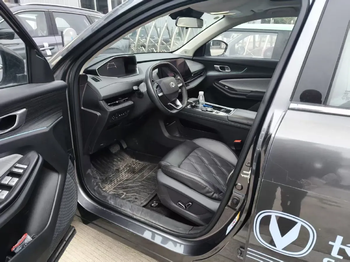 2023 Venucia VX6 BEV 62KWH,autocango,china used car exporter,china ev exporter,chinese used car exporter,chinese used ev exporter