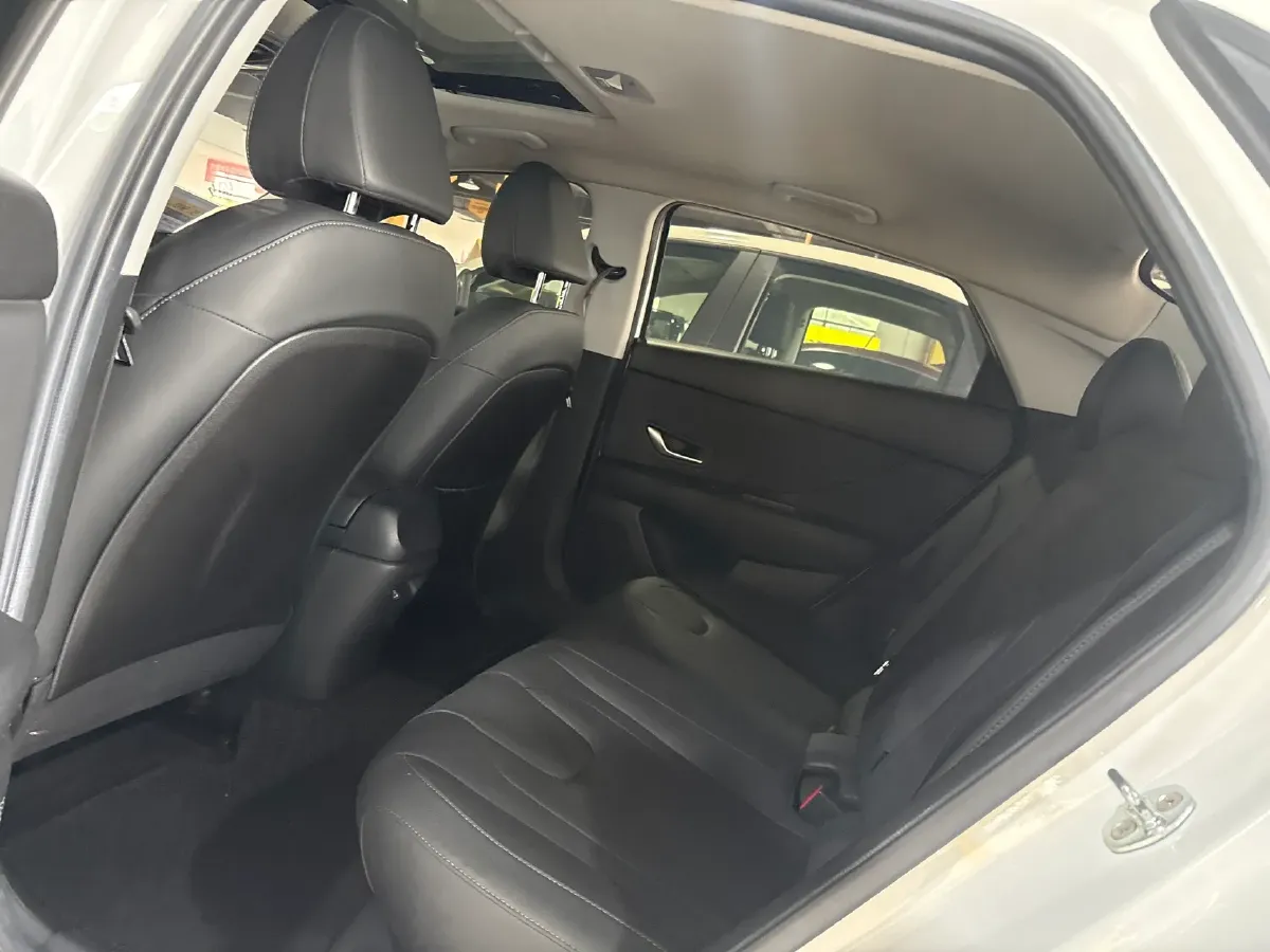 2021 Hyundai Elantra 1.5L 115HP L4 CVT,autocango,china used car exporter,china ev exporter,chinese used car exporter,chinese used ev exporter