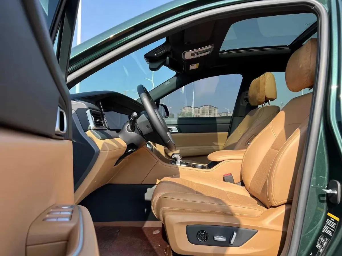 2021 Li ONE Range Extended 131HP REEV 40.5KWH,autocango,china used car exporter,china ev exporter,chinese used car exporter,chinese used ev exporter