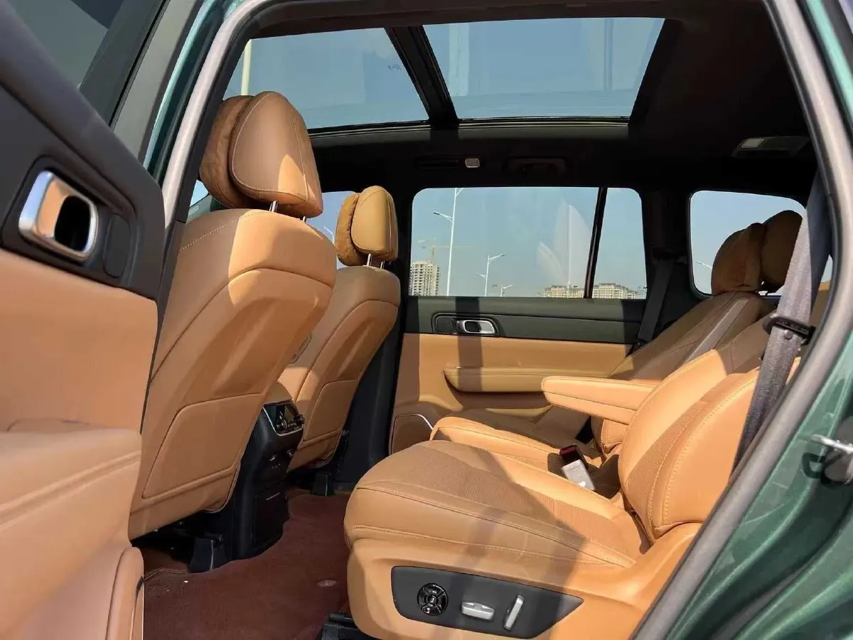 2021 Li ONE Range Extended 131HP REEV 40.5KWH,autocango,china used car exporter,china ev exporter,chinese used car exporter,chinese used ev exporter