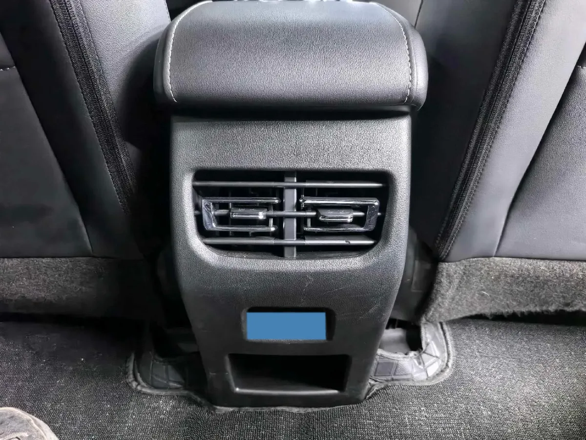 2021 Haval M6 1.5T 150HP L4 7DCT,autocango,china used car exporter,china ev exporter,chinese used car exporter,chinese used ev exporter