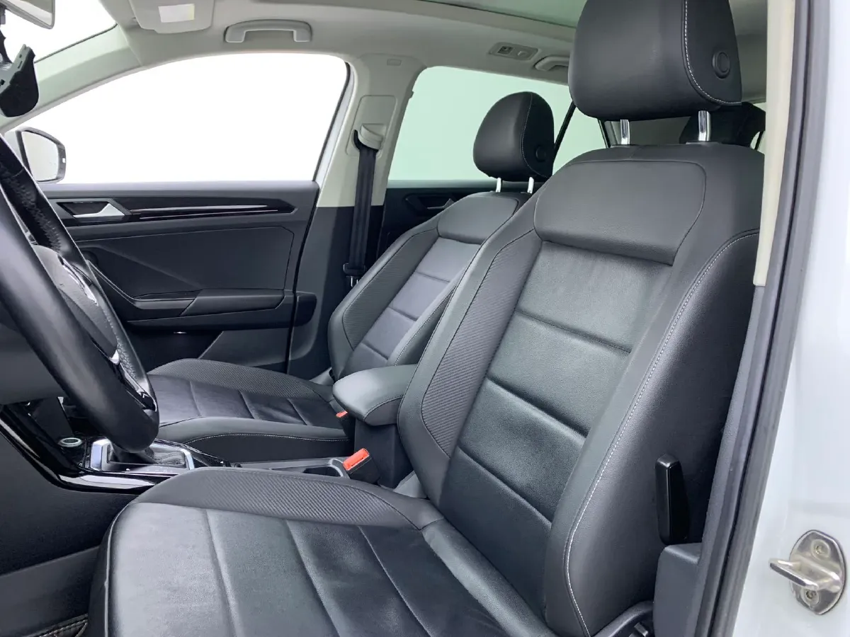 2018 Borgward BX7 2.0T 224HP L4 6AT,autocango,china used car exporter,china ev exporter,chinese used car exporter,chinese used ev exporter