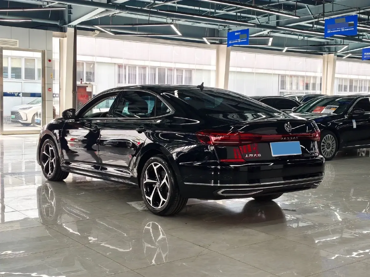 2024 Volkswagen Passat 2.0T 220HP L4 7DCT,autocango,china used car exporter,china ev exporter,chinese used car exporter,chinese used ev exporter