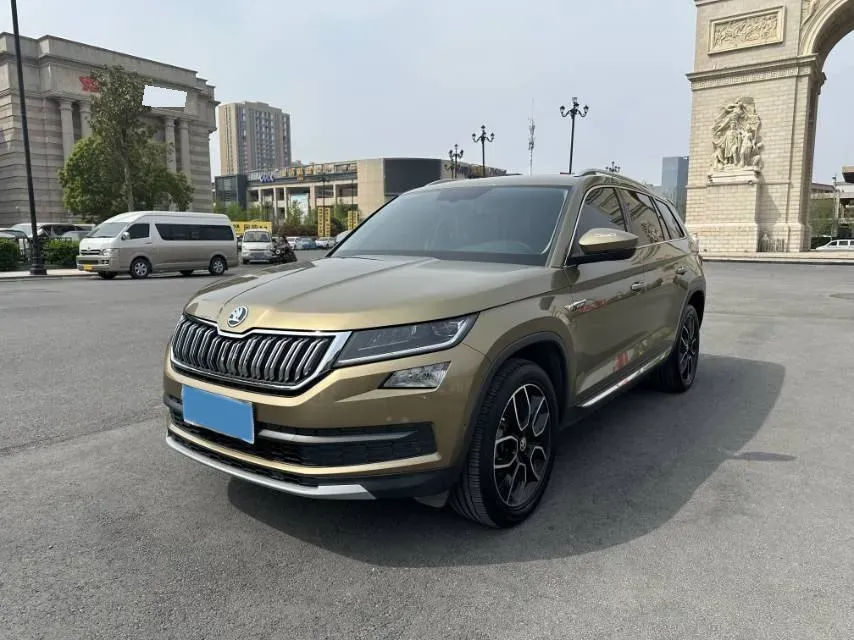 2019 Skoda Superb 2.0T 220HP L4 7DCT,autocango,china used car exporter,china ev exporter,chinese used car exporter,chinese used ev exporter