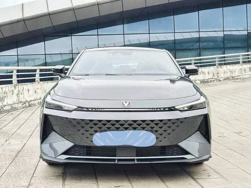 2024 ChangAn UNI-V iDD 1.5L 110HP L4 E-CVT PHEV 18.99KWH,autocango,china used car exporter,china ev exporter,chinese used car exporter,chinese used ev exporter