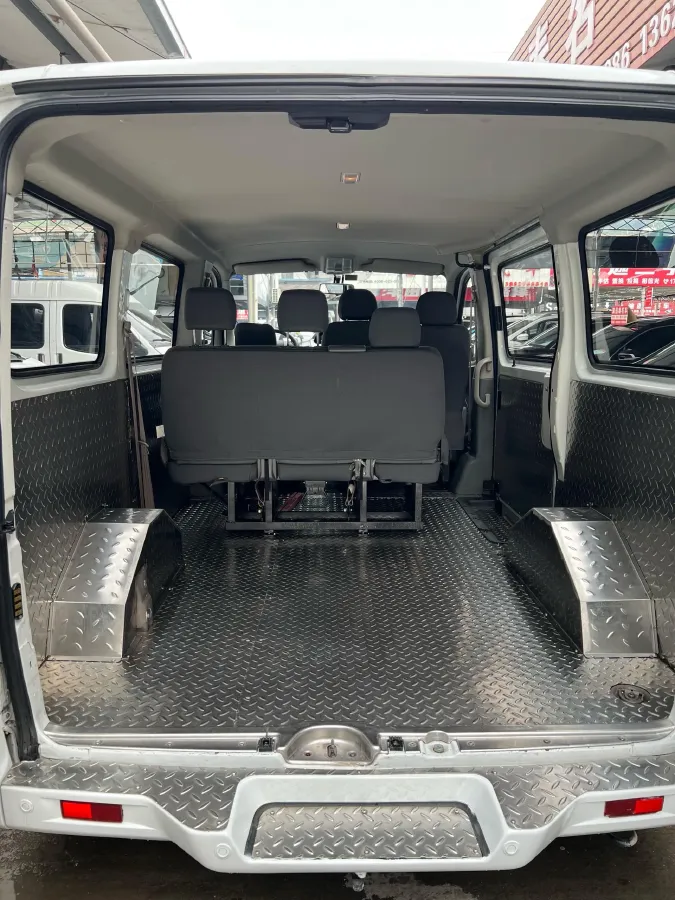 2018 MAXUS XinTu V80 2.5T 136HP L4 6MT,autocango,china used car exporter,china ev exporter,chinese used car exporter,chinese used ev exporter