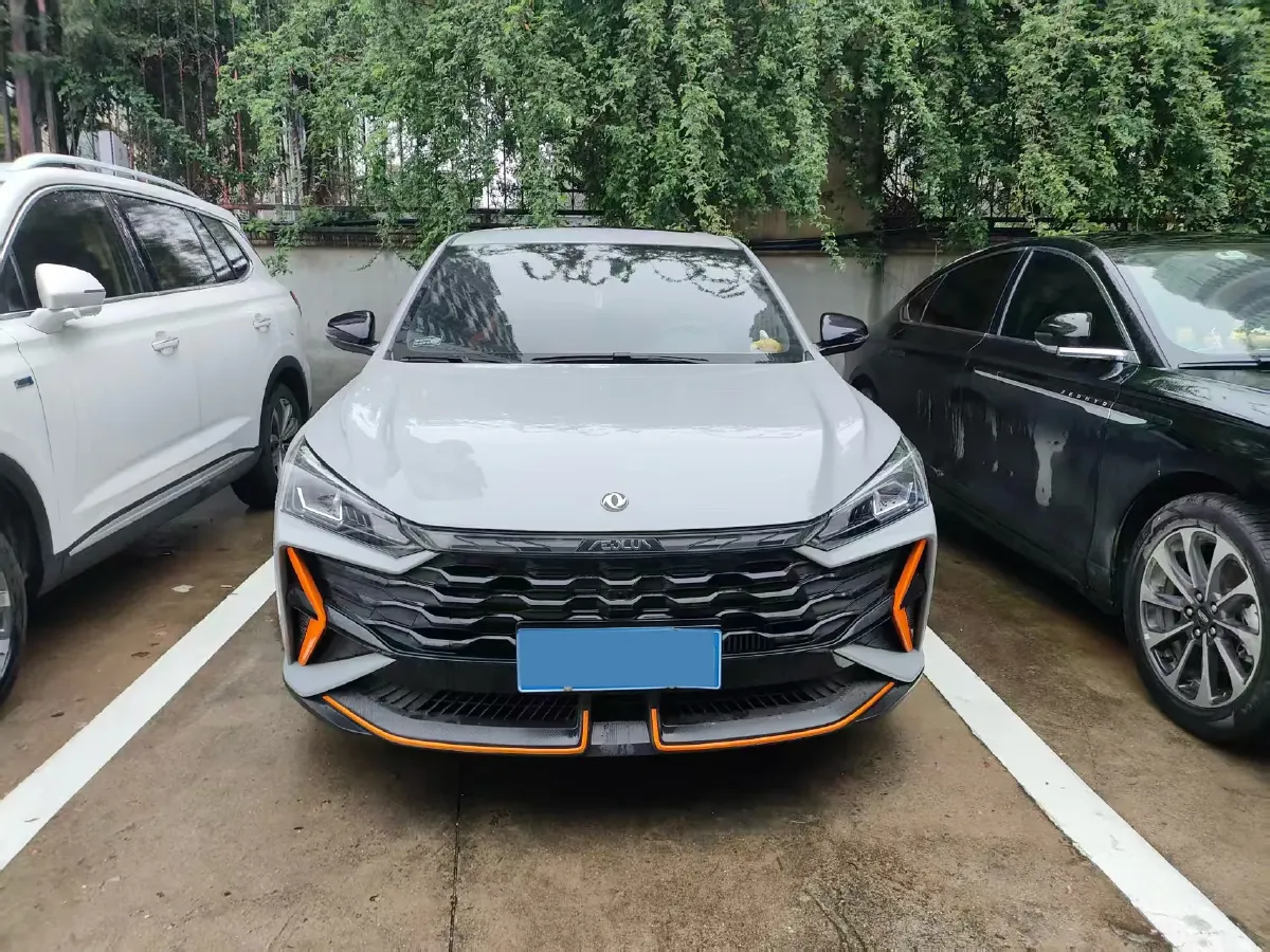 2024 DongFeng Aeolus YiXuan 1.5T 197HP L4 6DCT,autocango,china used car exporter,china ev exporter,chinese used car exporter,chinese used ev exporter