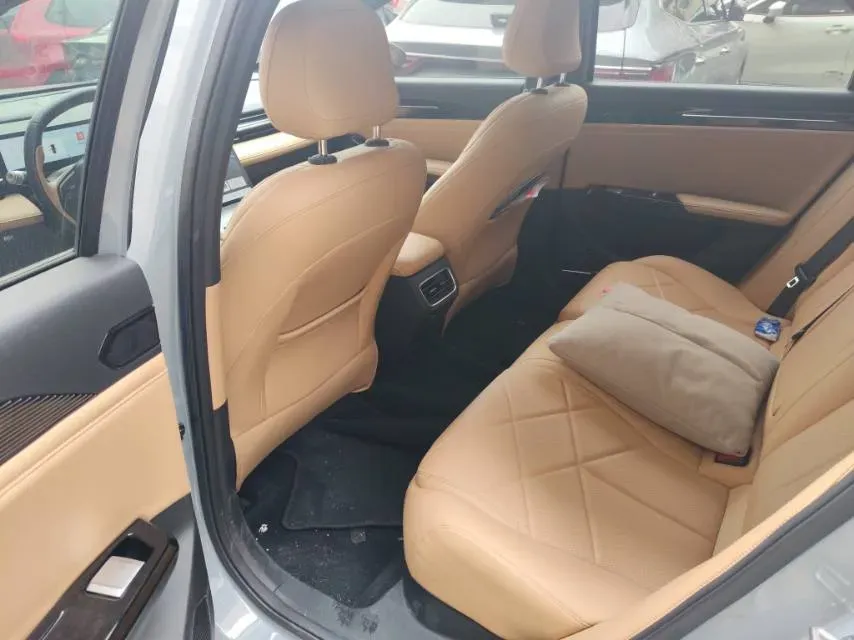 2023 Geely Galaxy L6 1.5T 163HP L4 3DHT PHEV,autocango,china used car exporter,china ev exporter,chinese used car exporter,chinese used ev exporter