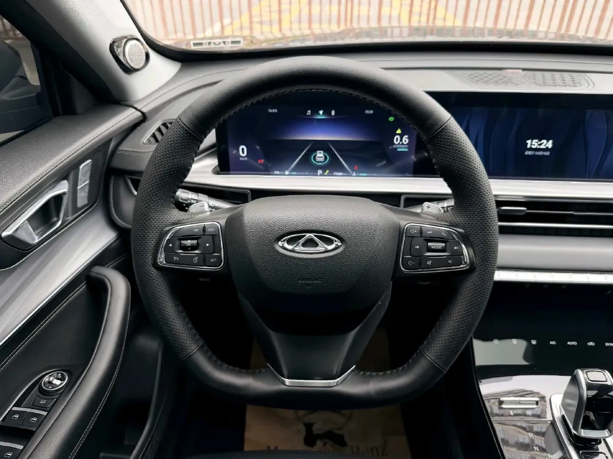 2021 Chery Tiggo 8 Plus 1.6T 197HP L4 7DCT,autocango,china used car exporter,china ev exporter,chinese used car exporter,chinese used ev exporter