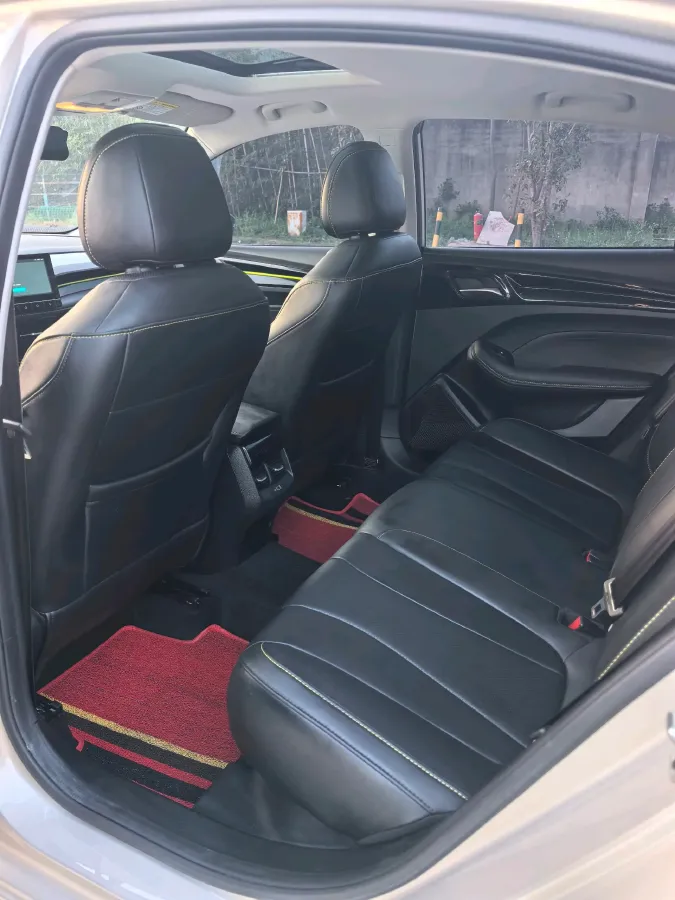 2021 Roewe i5 1.5L 120HP L4 CVT,autocango,china used car exporter,china ev exporter,chinese used car exporter,chinese used ev exporter