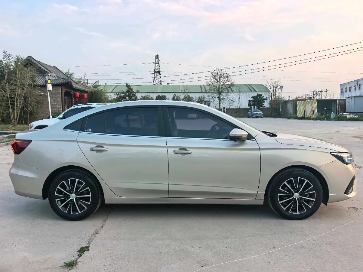 2021 Roewe i5 1.5L 120HP L4 CVT,autocango,china used car exporter,china ev exporter,chinese used car exporter,chinese used ev exporter