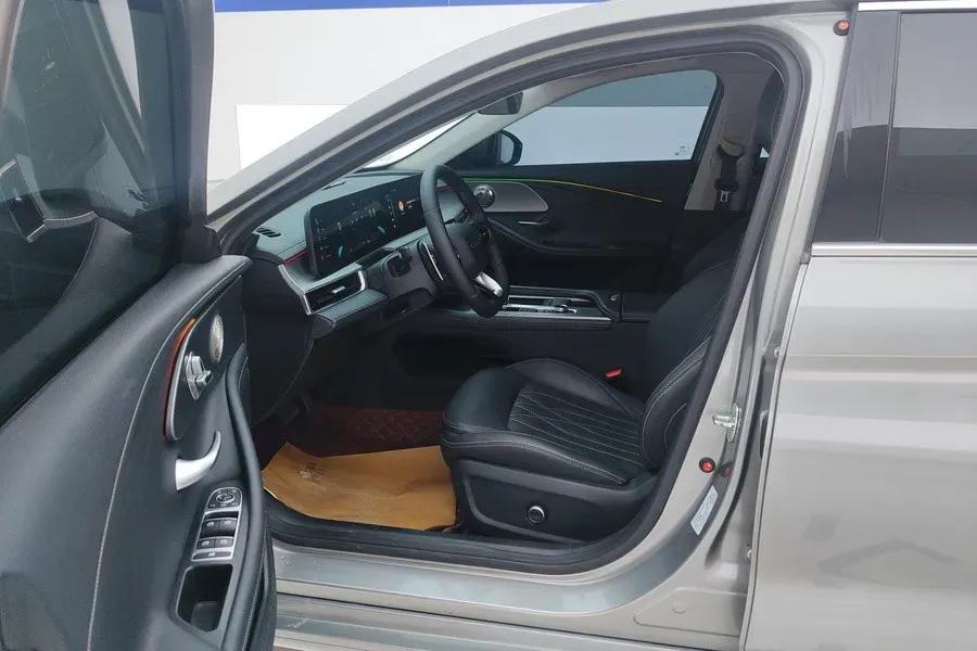 2022 Chery Arrizo 8 1.6T 197HP L4 7DCT,autocango,china used car exporter,china ev exporter,chinese used car exporter,chinese used ev exporter