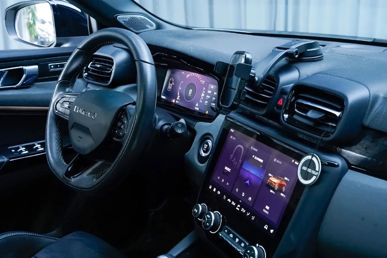 2022 LYNK&CO 02 Hatchback 2.0T 190HP L4 7DCT,autocango,china used car exporter,china ev exporter,chinese used car exporter,chinese used ev exporter