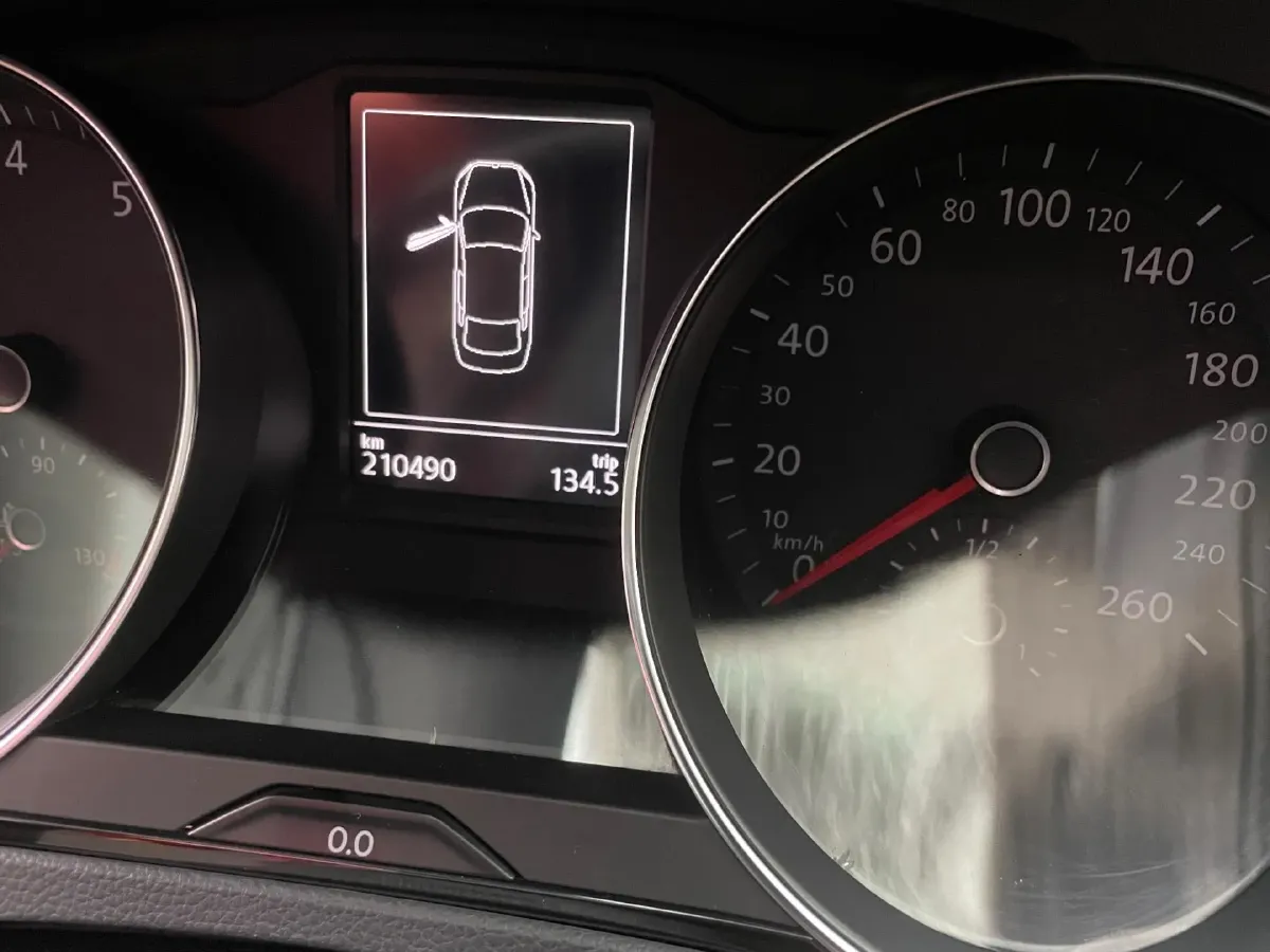 2018 Volkswagen Magotan 1.8T 180HP L4 7DCT,autocango,china used car exporter,china ev exporter,chinese used car exporter,chinese used ev exporter