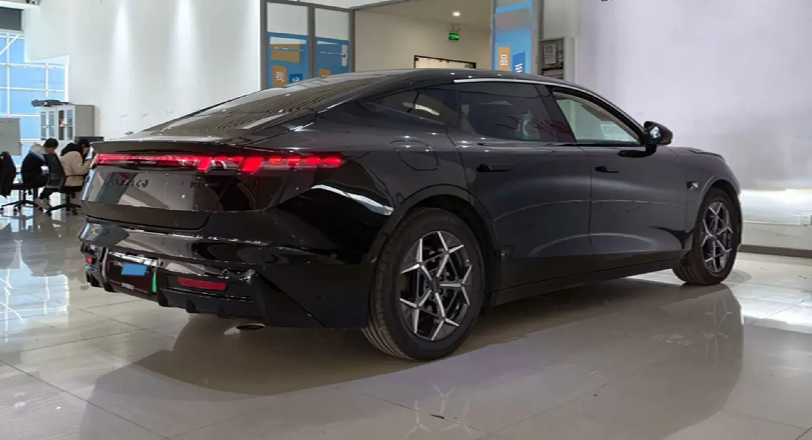 2025 LYNK&CO 10 EM-P 1.5T 163HP L4 3DHT PHEV,autocango,china used car exporter,china ev exporter,chinese used car exporter,chinese used ev exporter