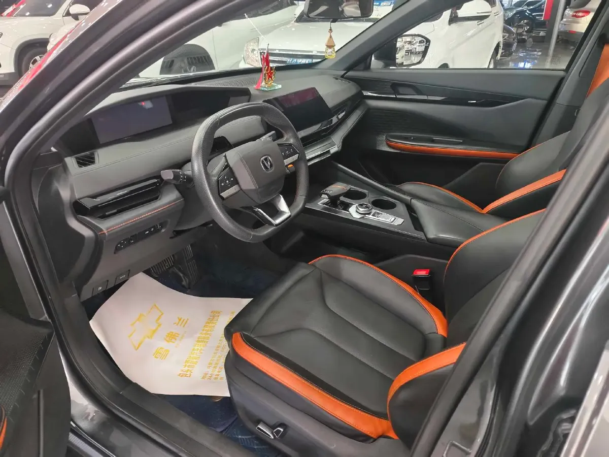 2023 ChangAn UNI-V 1.5T 188HP L4 7DCT,autocango,china used car exporter,china ev exporter,chinese used car exporter,chinese used ev exporter