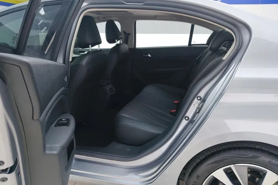 2022 Peugeot 408 1.6T 170HP L4 6AT,autocango,china used car exporter,china ev exporter,chinese used car exporter,chinese used ev exporter