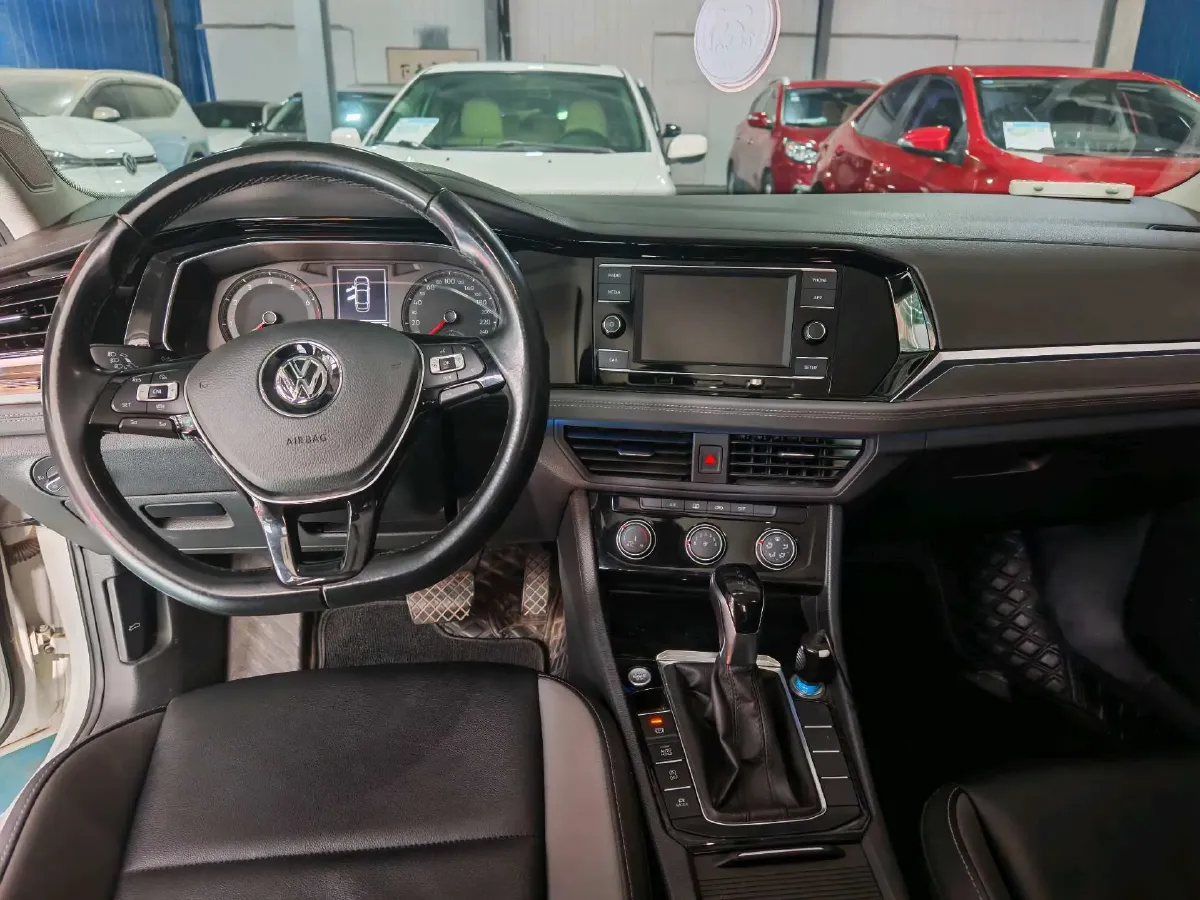 2019 Jeep Renegade 1.3T 173HP L4 7DCT,autocango,china used car exporter,china ev exporter,chinese used car exporter,chinese used ev exporter