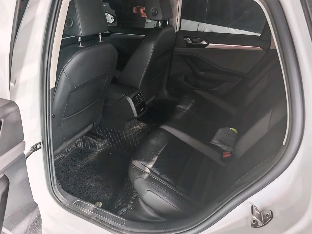 2019 Jeep Renegade 1.3T 173HP L4 7DCT,autocango,china used car exporter,china ev exporter,chinese used car exporter,chinese used ev exporter