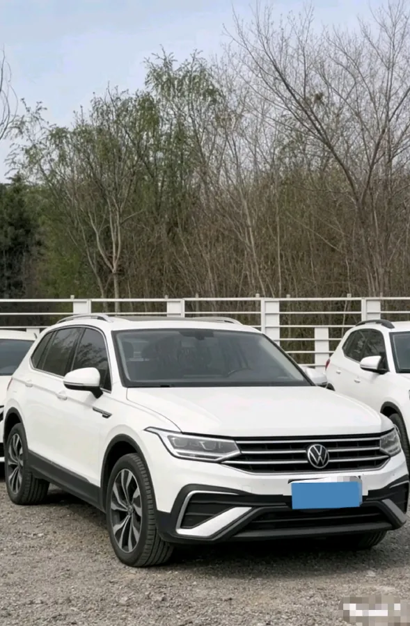 2023 Volkswagen Tiguan L 1.5T 160HP L4 7DCT,autocango,china used car exporter,china ev exporter,chinese used car exporter,chinese used ev exporter