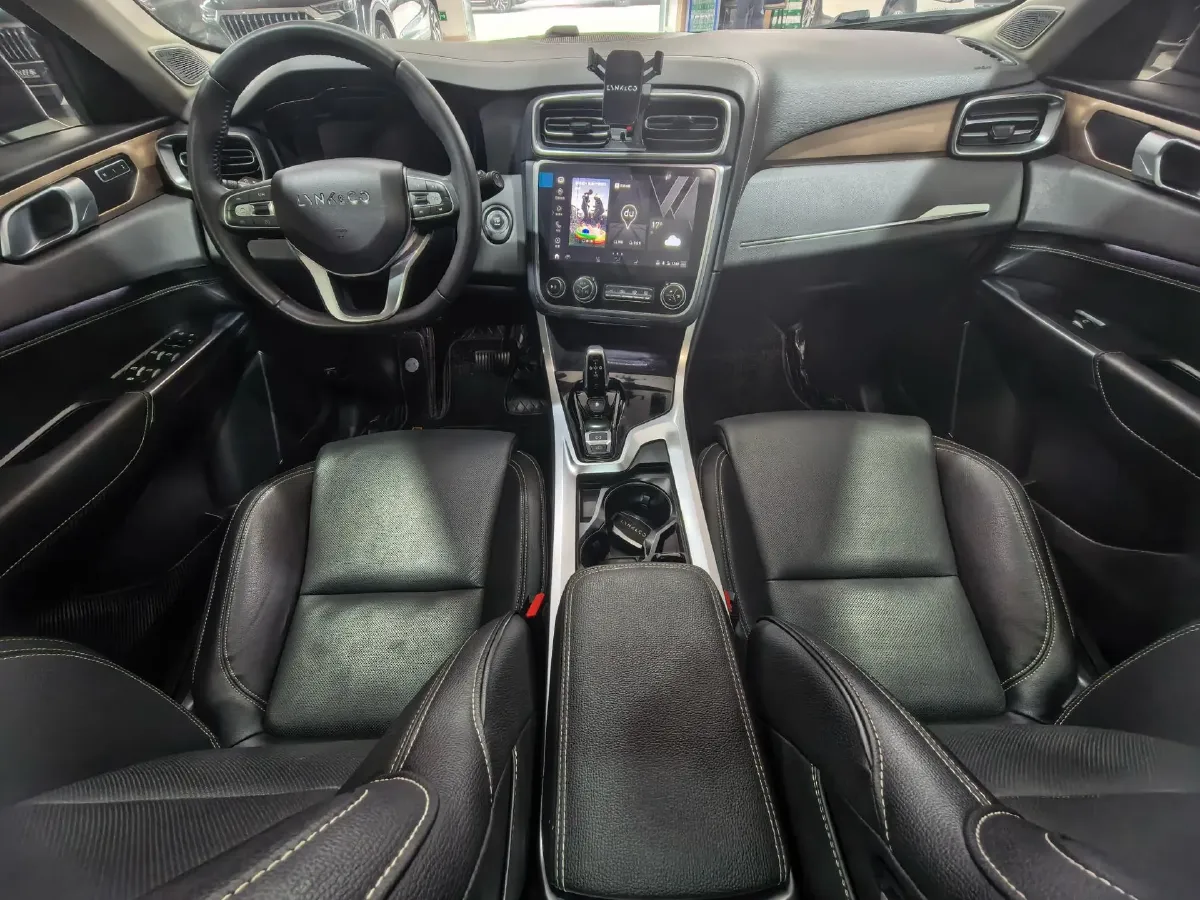 2019 Beijing BJ40 2.0T 218HP L4 6AT,autocango,china used car exporter,china ev exporter,chinese used car exporter,chinese used ev exporter