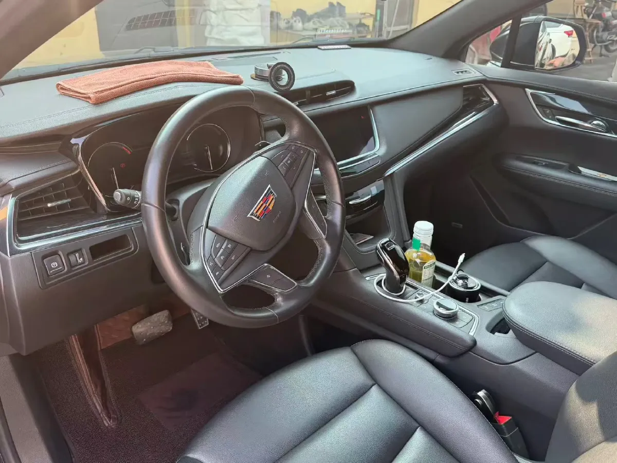 2021 Cadillac XT5 2.0T 237HP L4 9AT,autocango,china used car exporter,china ev exporter,chinese used car exporter,chinese used ev exporter