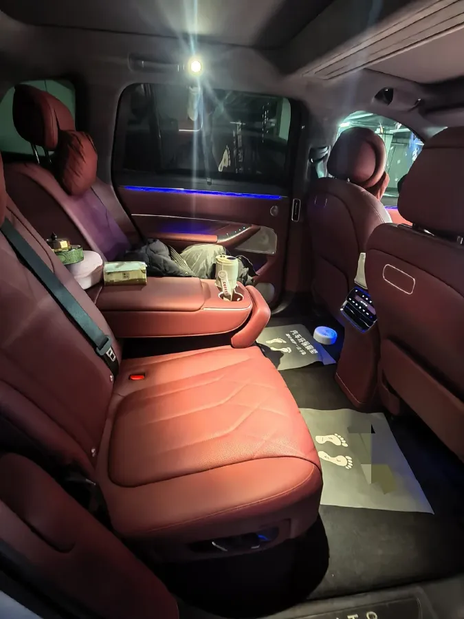 2025 AITO AITO M8 REEV 160HP REEV 53.4KWH,autocango,china used car exporter,china ev exporter,chinese used car exporter,chinese used ev exporter