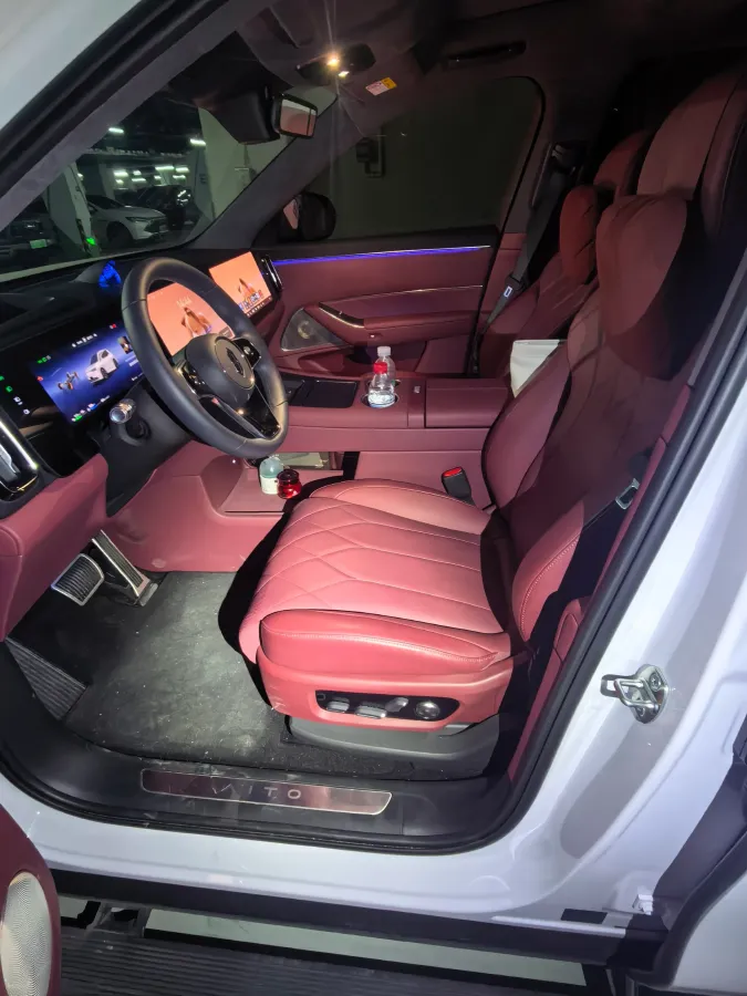 2025 AITO AITO M8 REEV 160HP REEV 53.4KWH,autocango,china used car exporter,china ev exporter,chinese used car exporter,chinese used ev exporter