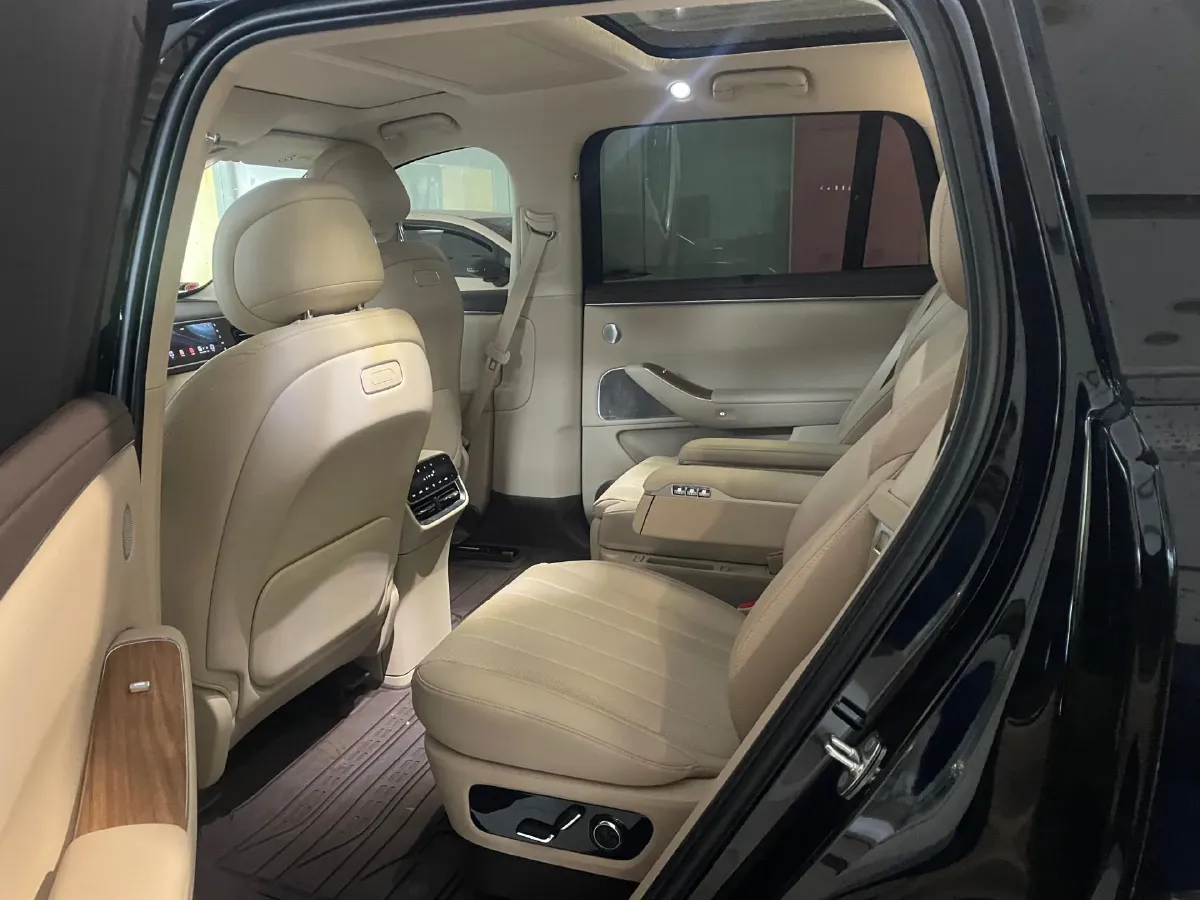 2026 AITO AITO M7 REEV 160HP REEV,autocango,china used car exporter,china ev exporter,chinese used car exporter,chinese used ev exporter