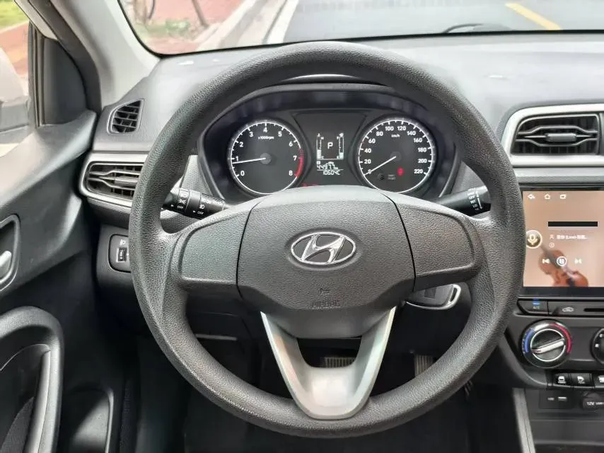 2017 Hyundai Reina 1.4L 95HP L4 4AT,autocango,china used car exporter,china ev exporter,chinese used car exporter,chinese used ev exporter