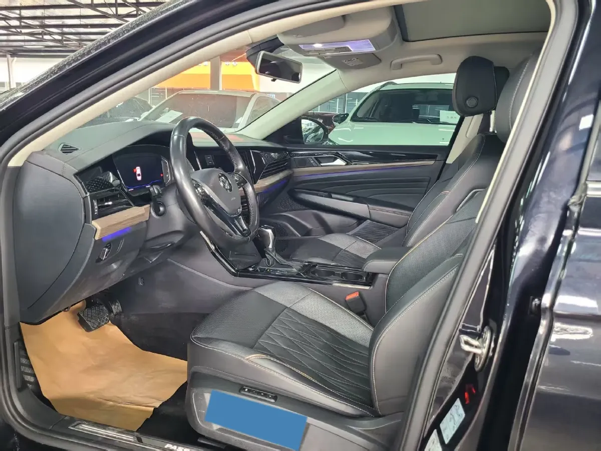 2019 Volvo V40 1.5T 152HP L4 6AT,autocango,china used car exporter,china ev exporter,chinese used car exporter,chinese used ev exporter