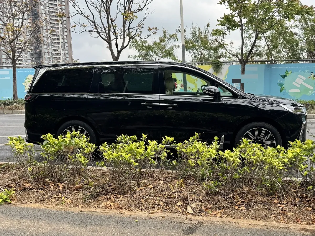 2025 Voyah Dream BEV 108.7KWH,autocango,china used car exporter,china ev exporter,chinese used car exporter,chinese used ev exporter