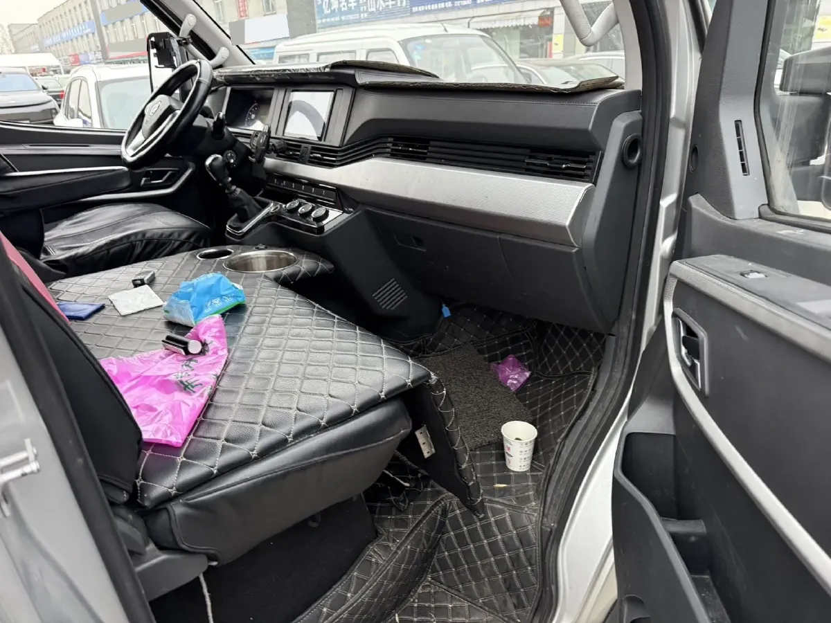 2023 MAXUS XinTu V80 2.0T 127HP L4 6MT,autocango,china used car exporter,china ev exporter,chinese used car exporter,chinese used ev exporter