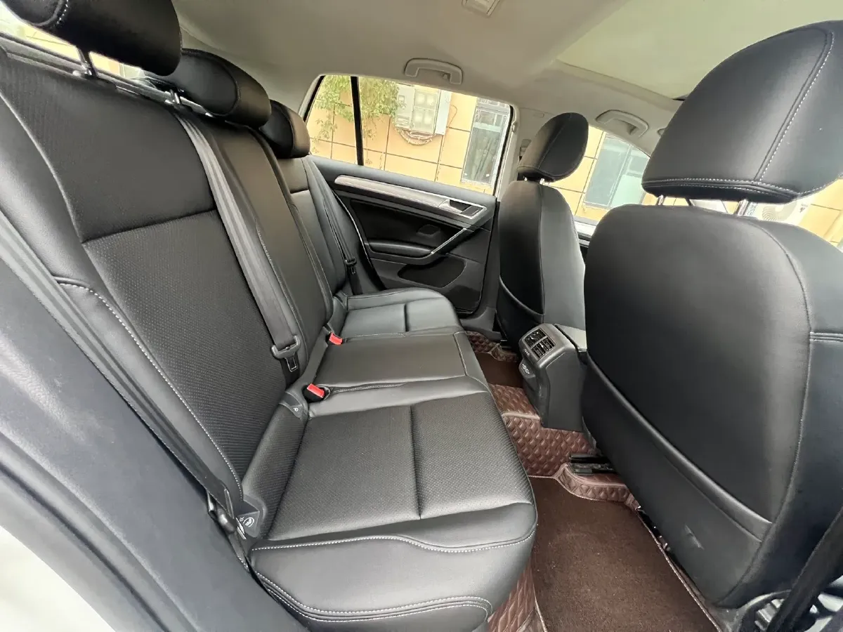 2020 Volkswagen Golf 1.2T 116HP L4 7DCT,autocango,china used car exporter,china ev exporter,chinese used car exporter,chinese used ev exporter