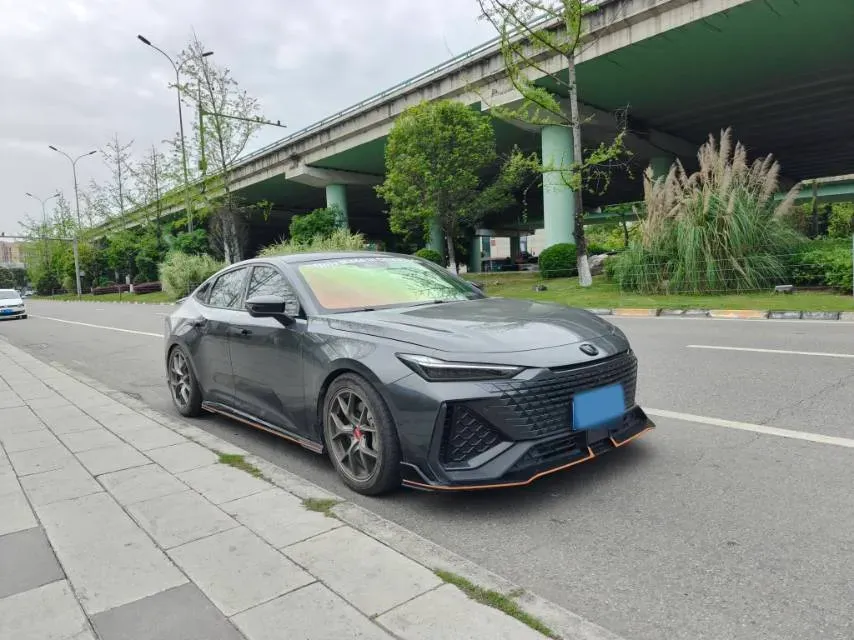 2023 ChangAn UNI-V 2.0T 233HP L4 8AT,autocango,china used car exporter,china ev exporter,chinese used car exporter,chinese used ev exporter