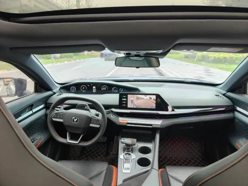 2023 ChangAn UNI-V 2.0T 233HP L4 8AT,autocango,china used car exporter,china ev exporter,chinese used car exporter,chinese used ev exporter