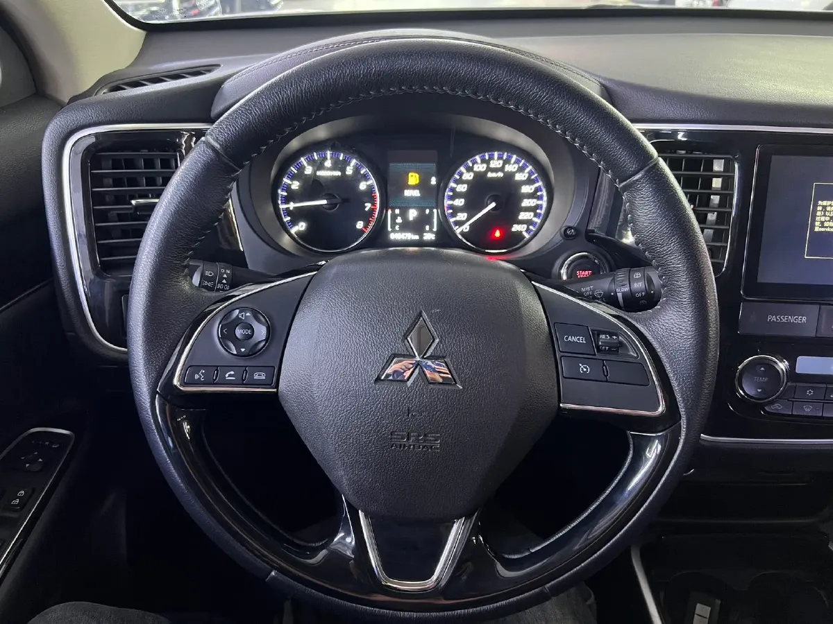 2020 Mitsubishi Outlander 2.0L 166HP L4 CVT,autocango,china used car exporter,china ev exporter,chinese used car exporter,chinese used ev exporter