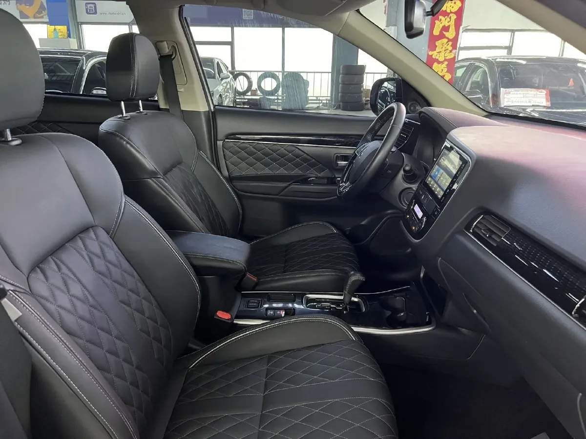 2020 Mitsubishi Outlander 2.0L 166HP L4 CVT,autocango,china used car exporter,china ev exporter,chinese used car exporter,chinese used ev exporter