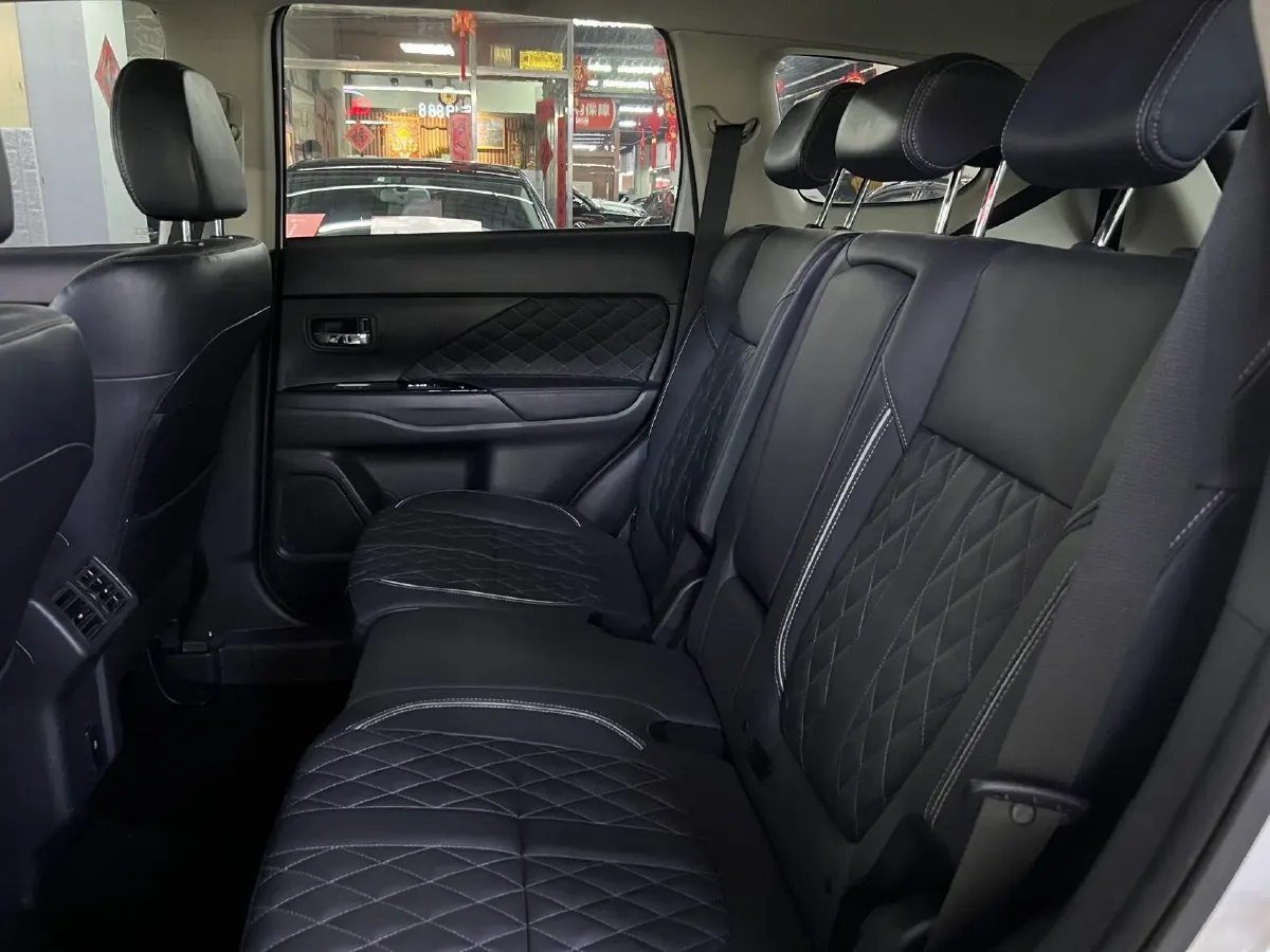 2020 Mitsubishi Outlander 2.0L 166HP L4 CVT,autocango,china used car exporter,china ev exporter,chinese used car exporter,chinese used ev exporter