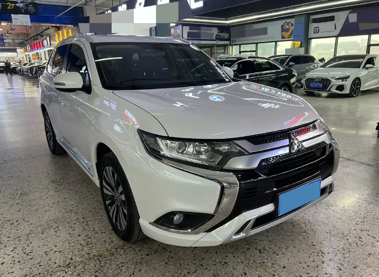 2020 Mitsubishi Outlander 2.0L 166HP L4 CVT,autocango,china used car exporter,china ev exporter,chinese used car exporter,chinese used ev exporter