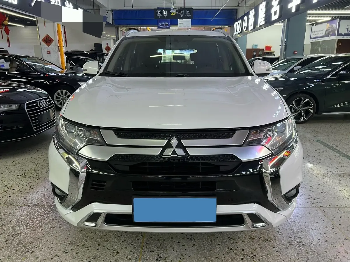 2020 Mitsubishi Outlander 2.0L 166HP L4 CVT,autocango,china used car exporter,china ev exporter,chinese used car exporter,chinese used ev exporter