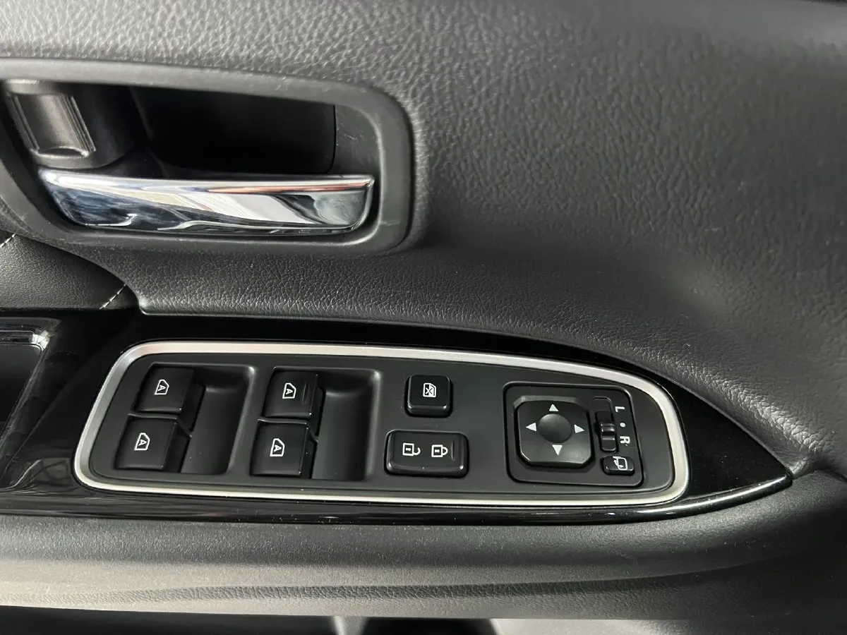 2020 Mitsubishi Outlander 2.0L 166HP L4 CVT,autocango,china used car exporter,china ev exporter,chinese used car exporter,chinese used ev exporter