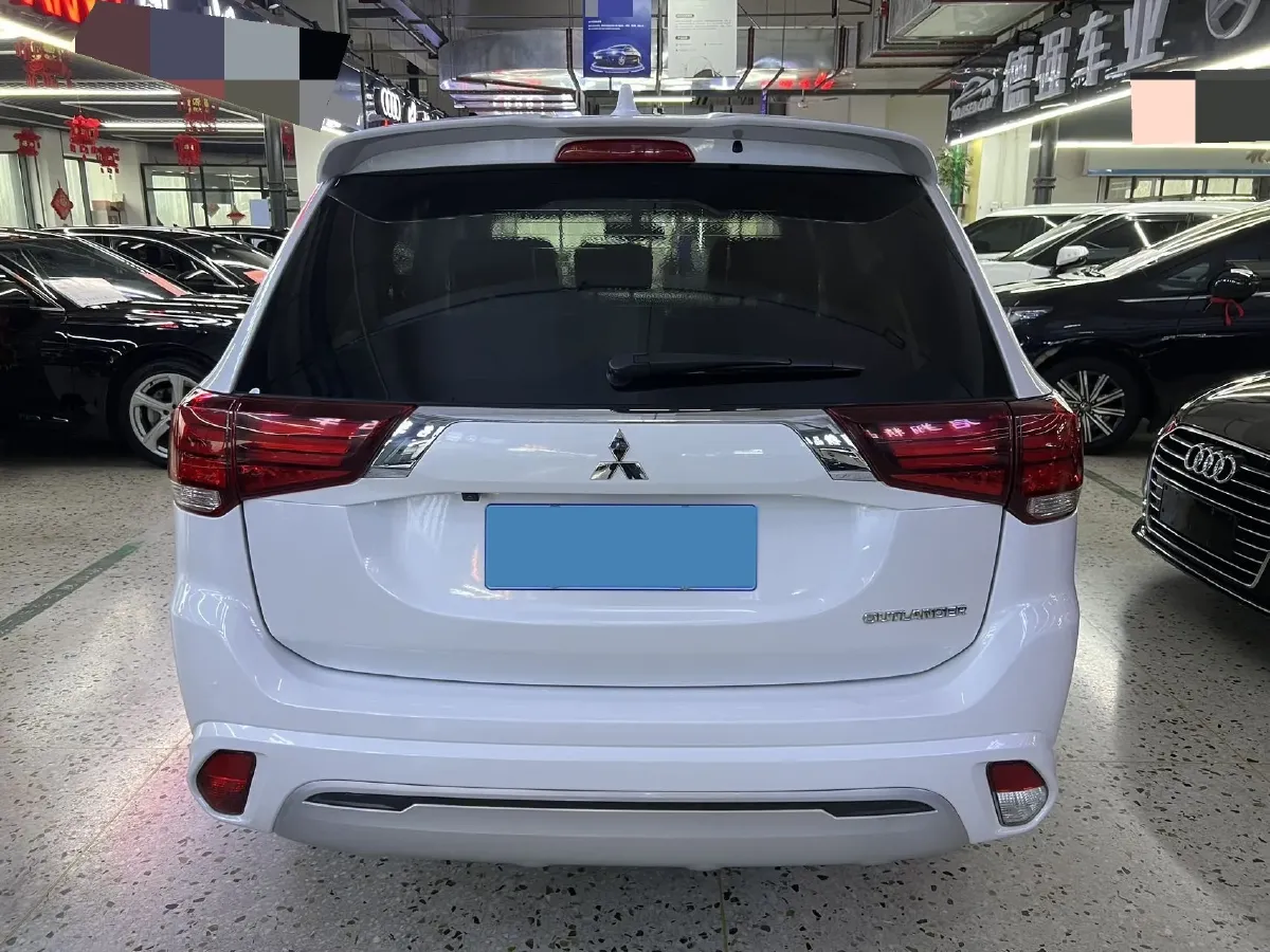 2020 Mitsubishi Outlander 2.0L 166HP L4 CVT,autocango,china used car exporter,china ev exporter,chinese used car exporter,chinese used ev exporter