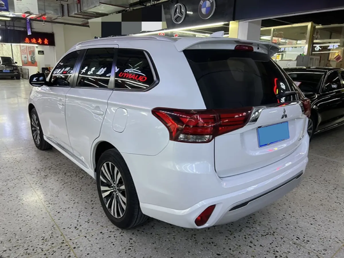2020 Mitsubishi Outlander 2.0L 166HP L4 CVT,autocango,china used car exporter,china ev exporter,chinese used car exporter,chinese used ev exporter