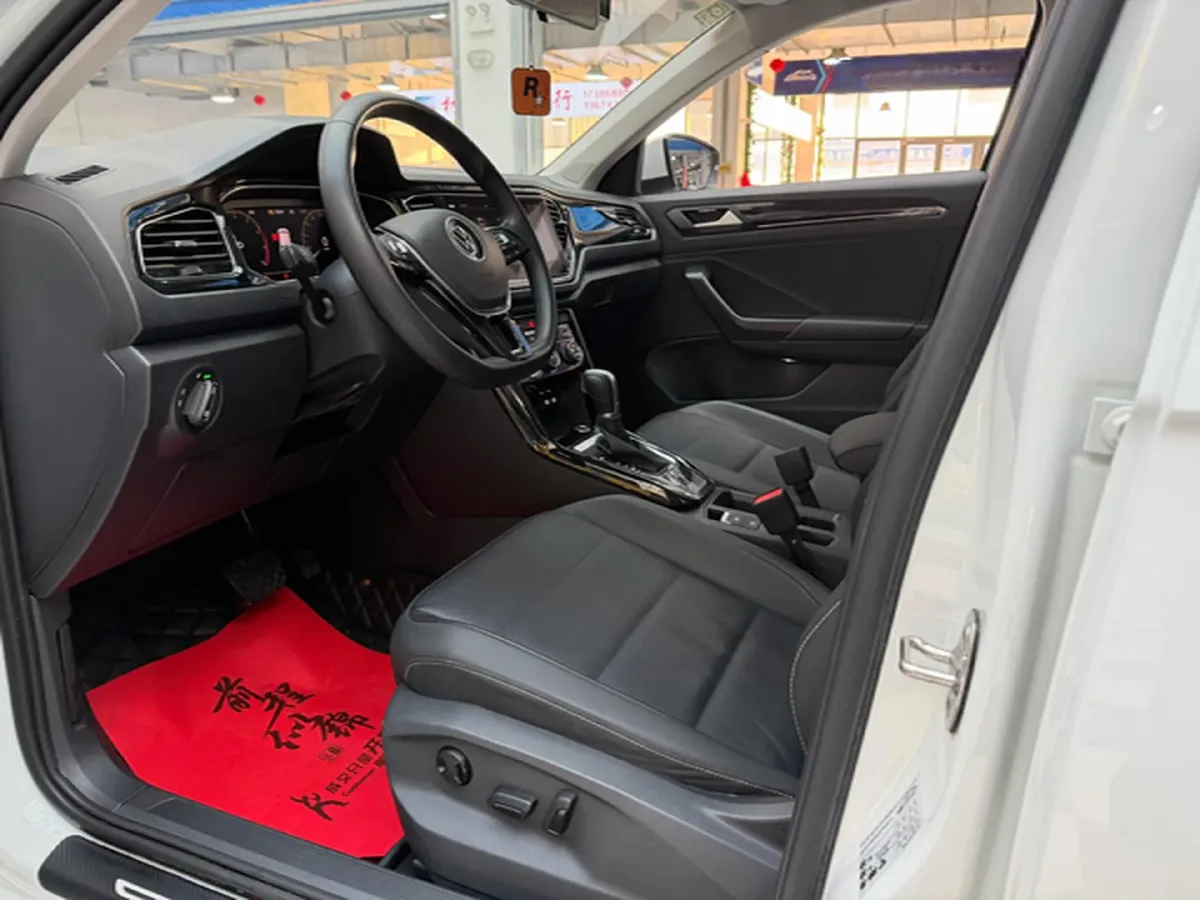 2022 Volkswagen T-Roc 1.4T 150HP L4 7DCT,autocango,china used car exporter,china ev exporter,chinese used car exporter,chinese used ev exporter