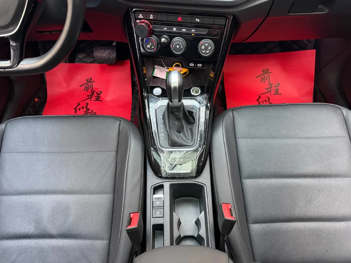 2022 Volkswagen T-Roc 1.4T 150HP L4 7DCT,autocango,china used car exporter,china ev exporter,chinese used car exporter,chinese used ev exporter