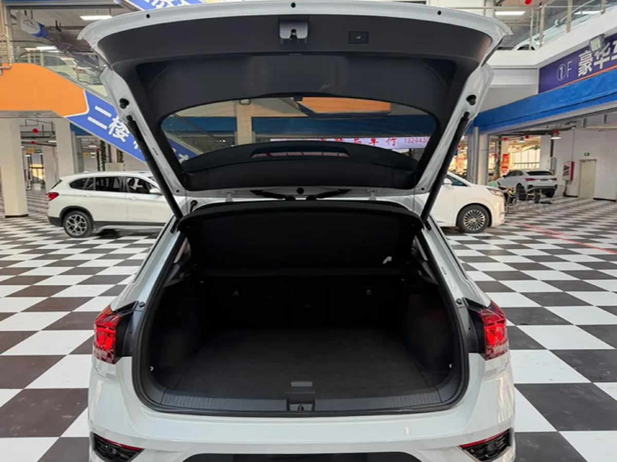 2022 Volkswagen T-Roc 1.4T 150HP L4 7DCT,autocango,china used car exporter,china ev exporter,chinese used car exporter,chinese used ev exporter