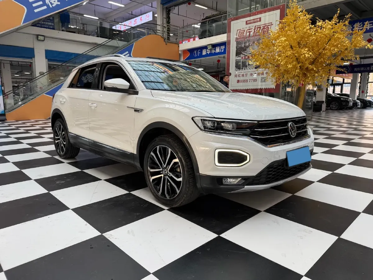 2022 Volkswagen T-Roc 1.4T 150HP L4 7DCT,autocango,china used car exporter,china ev exporter,chinese used car exporter,chinese used ev exporter